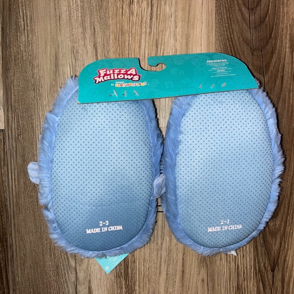 Squishmallows slippers
Fazzamallow Harvey The Walrus
Kids Size 2/3 & 4/5
NWT - Picture 2 of 4
